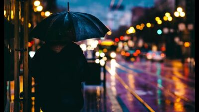 【雨の夜の散歩】濡れた街を車が走り抜ける音｜Night Rainy City Walk & Passing Cars Sound – 2 Hours