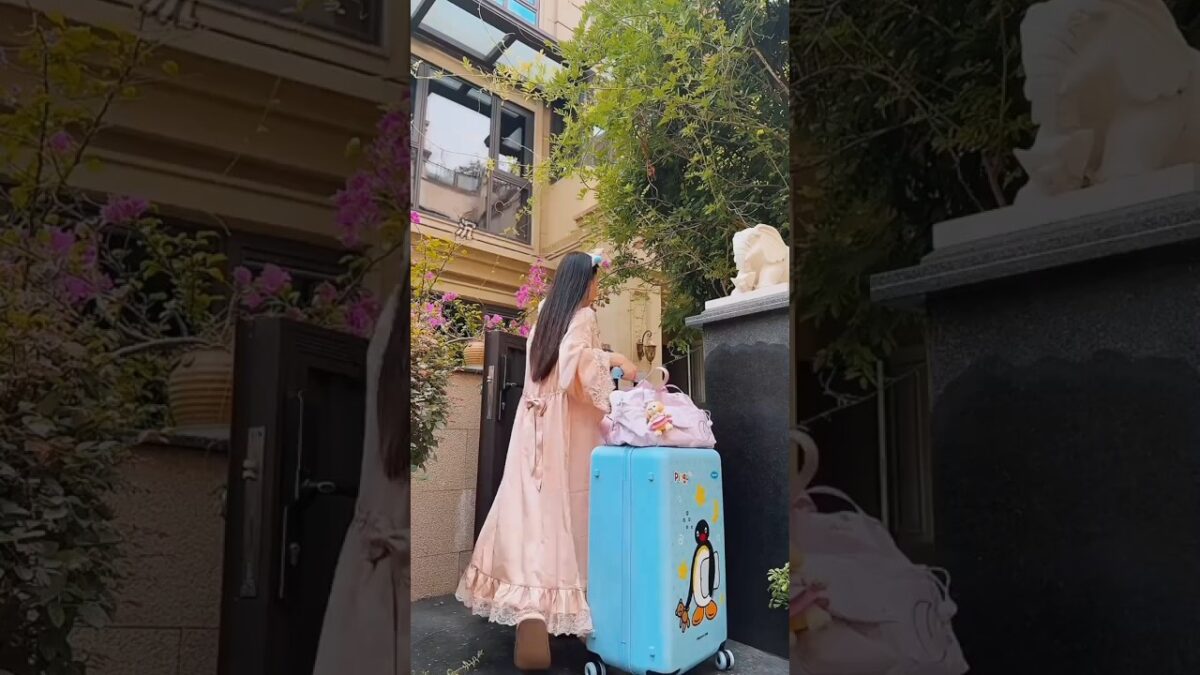 Pack with me cute travel essentials for a holiday trip #packing #asmrsounds #travelbag #packwithme