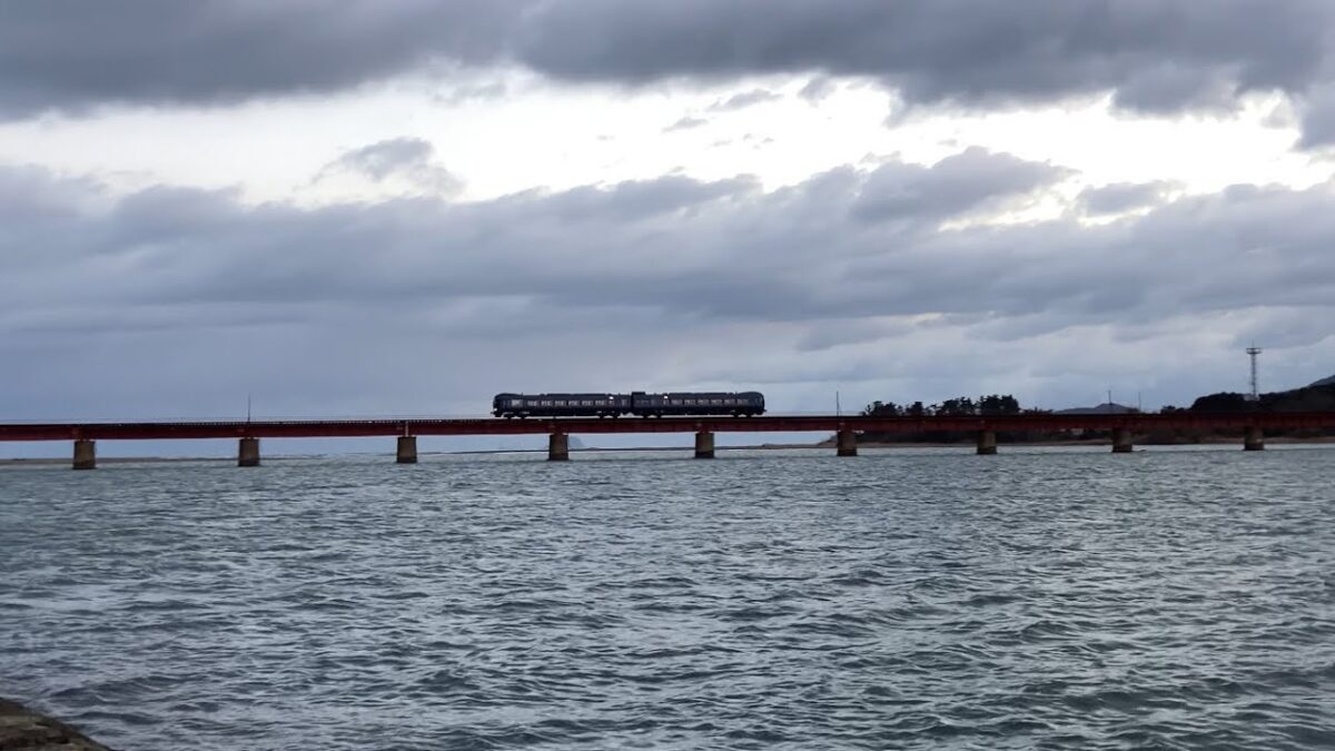 【4K】たんごリレー送り込み！京都丹後鉄道 KTR8000系2両編成 回送 由良川橋梁通過