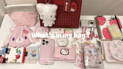 What’s in my bag？(sub)かわいいもの好きな社会人のバッグの中身🐇🍓🎀 ガチャポーチやめじるしも👜 왓츠인마이백
