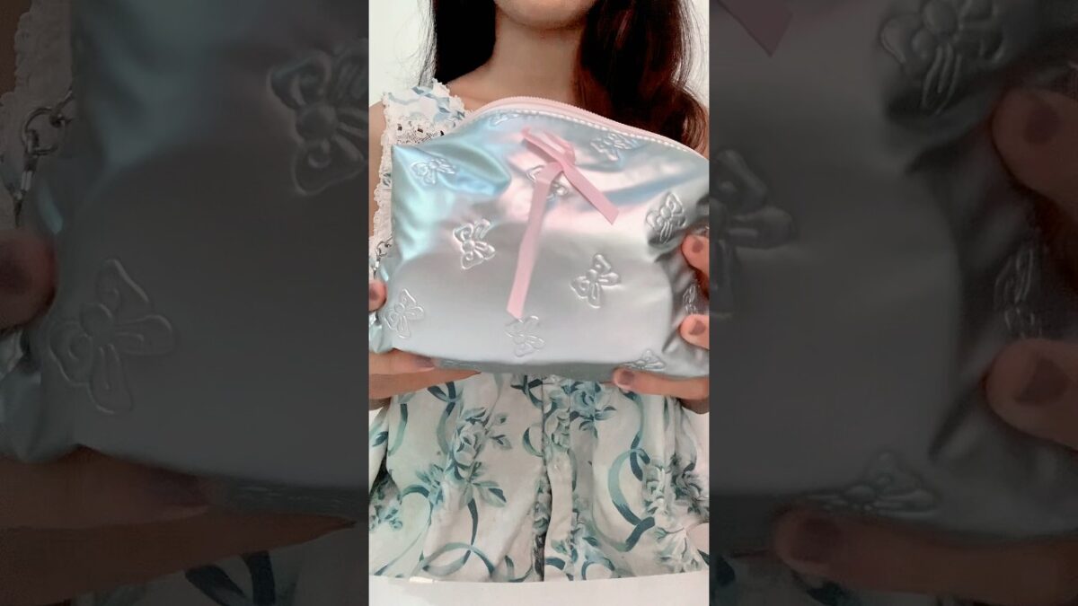 what’s in my makeup pouch? #youtubeshorts #whatsinmymakeupbag #foryou #yourpage #aesthetic