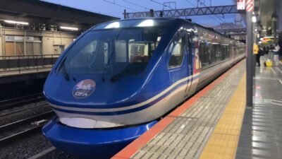 【4K】スーパーはくと送り込み！JR京都線 HOT7000系コナンラッピング 回送 京都駅から引き上げ線へ