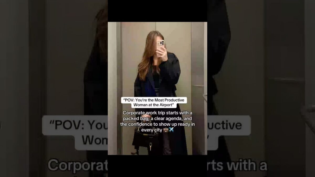 Travel essentials ideas #youtubeshorts #corporatewoman #youtubevideo #tips #work #workfromhome