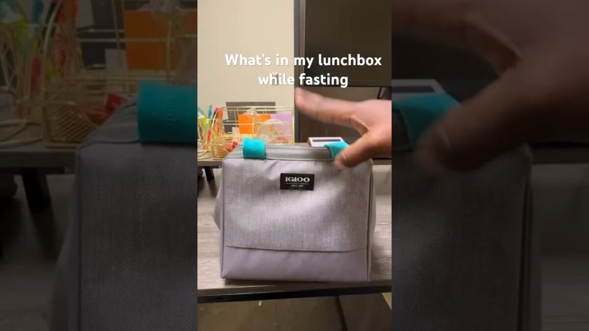 What’s in my lunchbox while fasting? #voice #lunchbox #fasting #meatless #whatieatinaday #mealprep