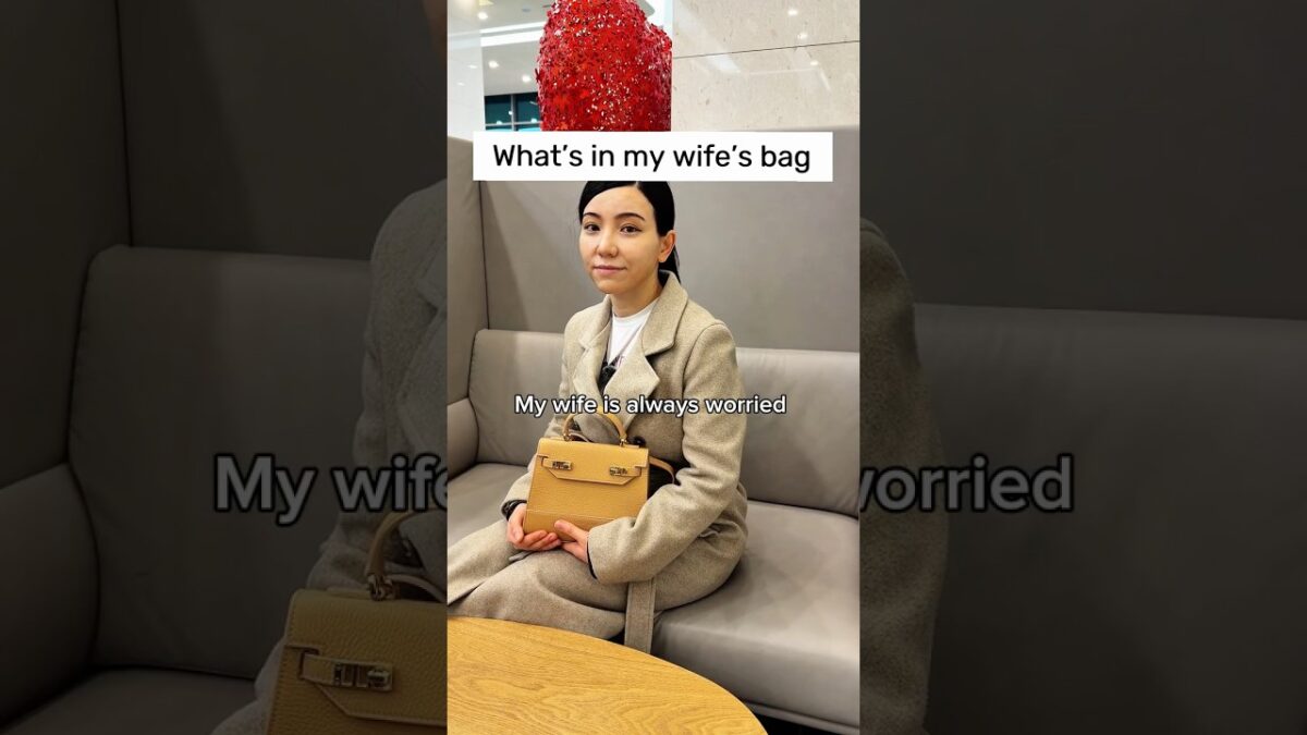 What’s in my wife’s bag 👜