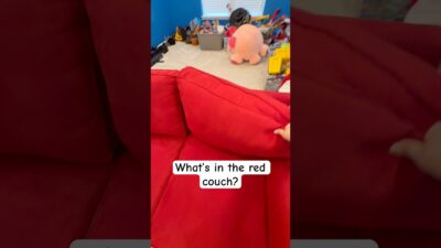 What’s in the red couch? I’m almost left wondering. #sml #cleaninglady #friday #clean