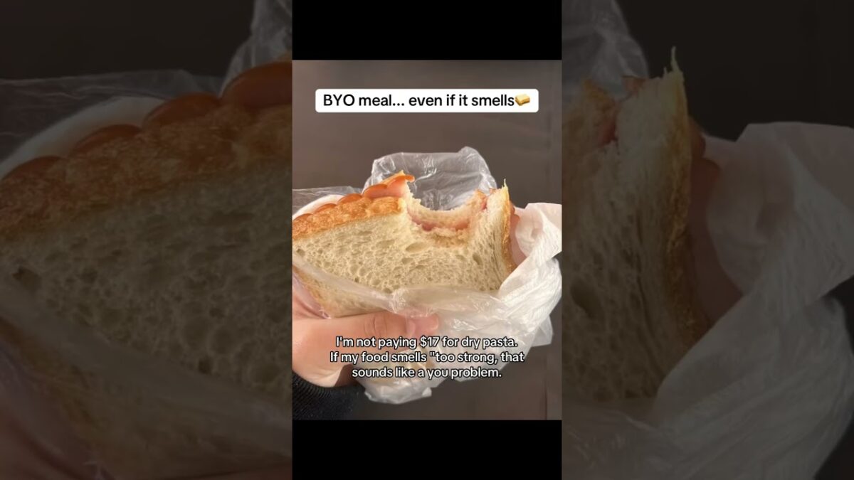 #traveltok #travelessentials #SelfCare #usa #flightattendant