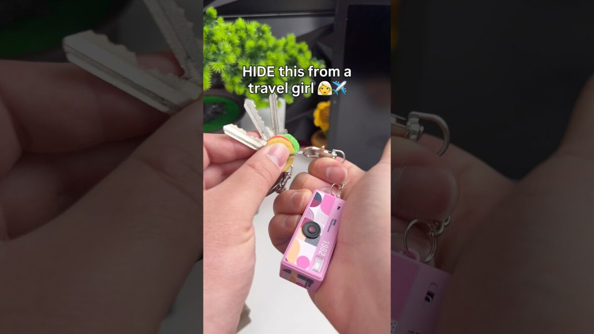 Just a travel girl basic 🤭✈️ #travelling #travelessentials #travelgirldiary #travelgirl