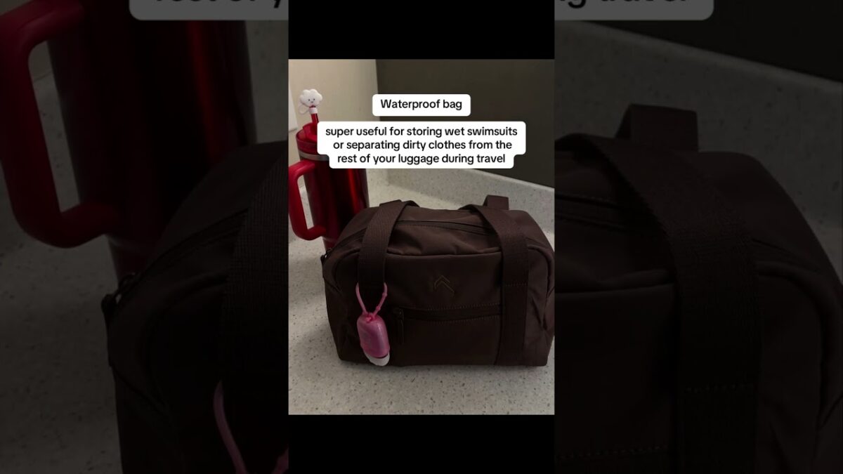 #traveltips #flight #catchflightsnotfeelings #worklife #travel #travelessentials #dailyhabits