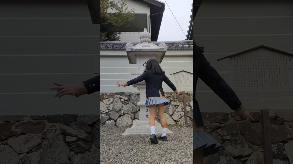 女装　制服で寺社巡り