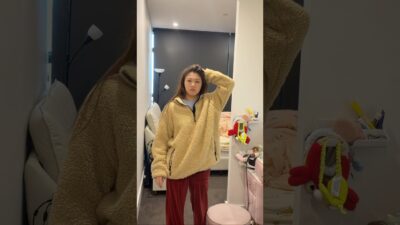 Her morning routine…🤣☀️#shorts #couple #relationship