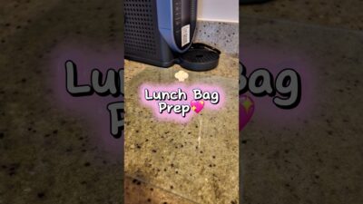 Time to make the money, not spend it! What’s in your lunch? #blessed #lunch  #saladlover #icunurse