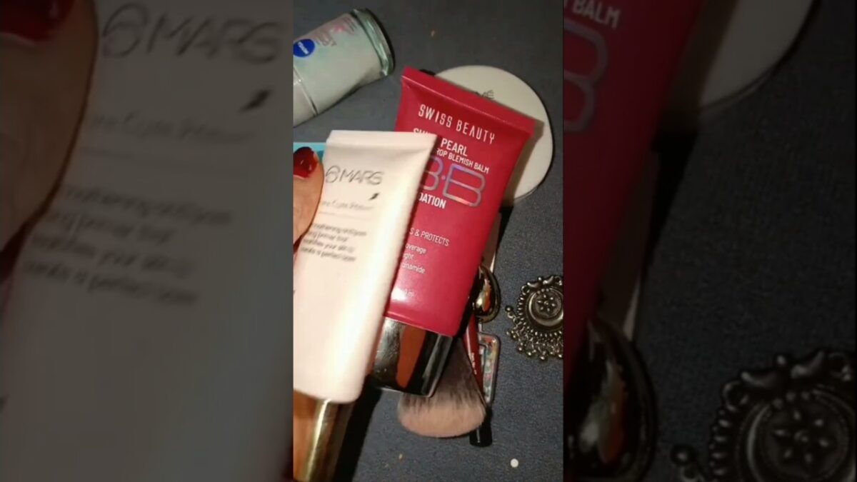 What’s in My Makeup Pouch 💄 | #shortsvideo #beauty #makeup #makeuppouch #ytshorts