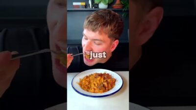 My girlfriend’s morning routine completely changed me 😳☀️#askreddit #storytime #fyp #viral