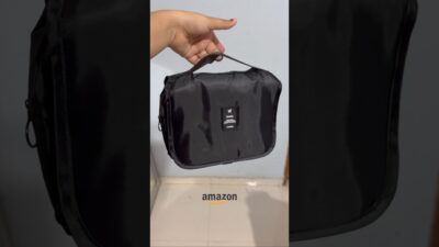 Travel essential ✈️ #toiletrybag #travelessentials #travel #essential s #kanchantiwari #minivlog
