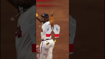What’s in my baseball bag? || @idkkyng || scp0. || #shortvideo
