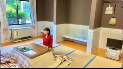 【秘境】山奥の廃校に泊まって、真夜中に温泉プールで泳ぐ