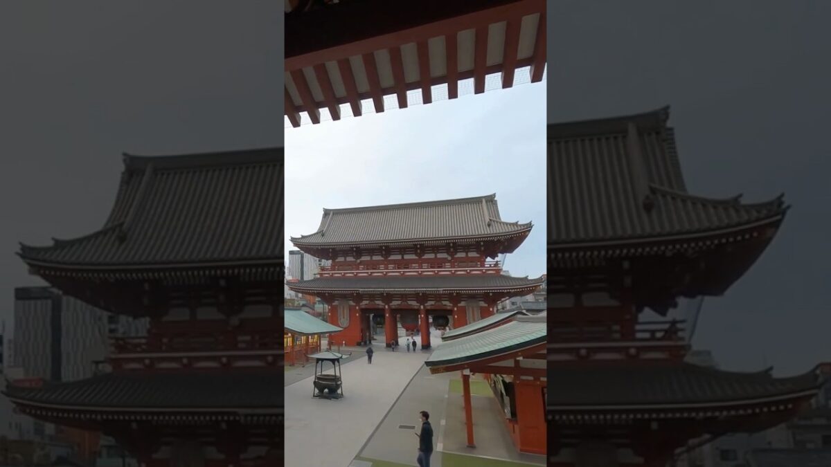 【Asakusa, Tokyo at 6 AM】Quiet Morning Walk / 静かな早朝の浅草散歩 #shorts #japan #tokyo #walkingtour #asmr