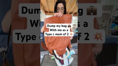 What’s in my bag? Type c mom diaper bag. Unpack my my bag with me.