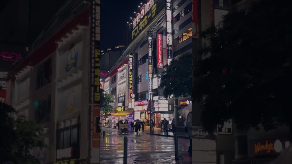 横浜駅 雨の夜散歩☔️ Yokohama Neon Walk #Shorts  #travel  #japantravel #asmr