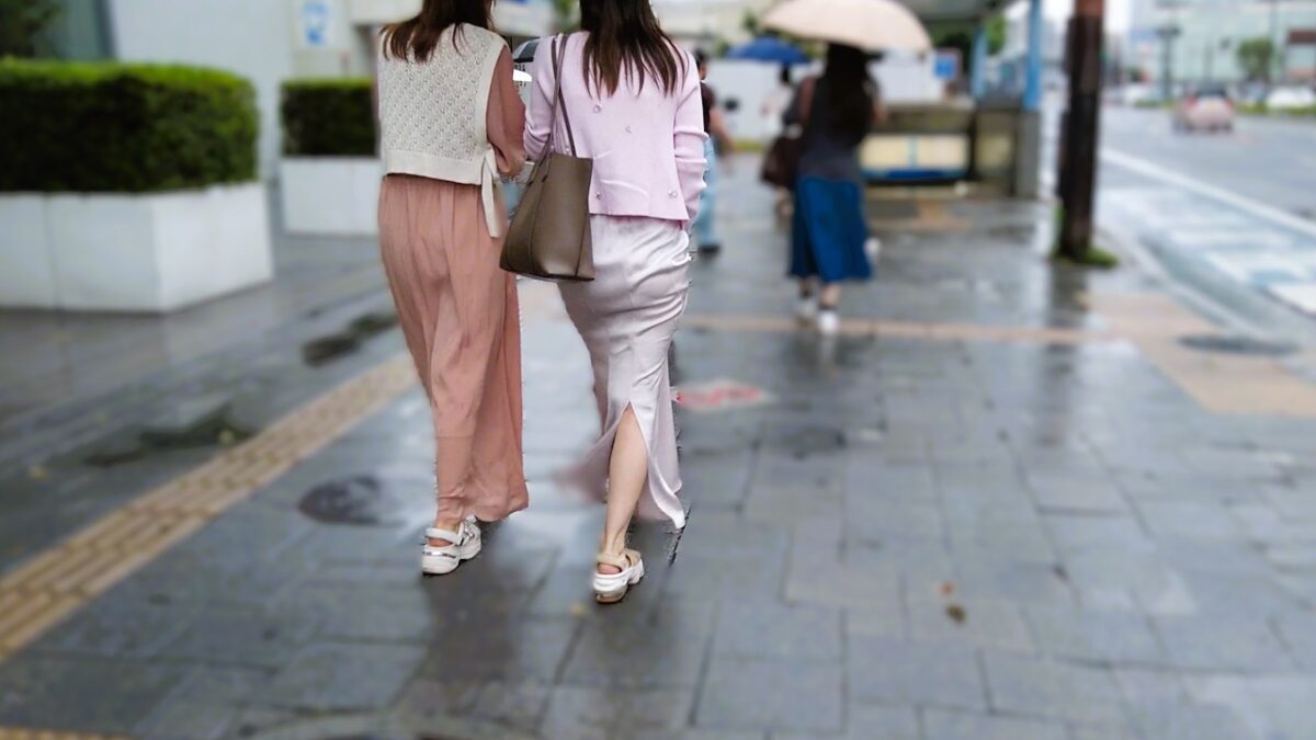 【雨の透き通る癒しの音！】2026.07.18UP　突然のスコールで早歩き！