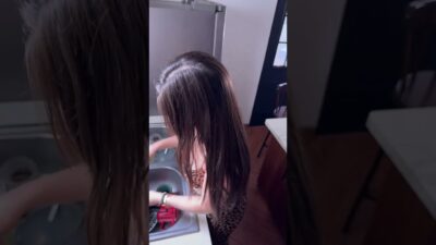Maria’s Morning Routine: Ditching Jewelry to Tackle Breakfast Dishes #MorningRoutine
