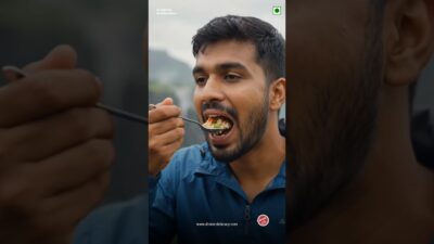 Trek ke beech bhook lag gayi? #trekking #hikingadventures #hungry #travelessentials