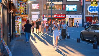 4K HDR Sunset Walk in Shinjuku Tokyo ✨ Where Daylight Meets City Lights (No Talking)