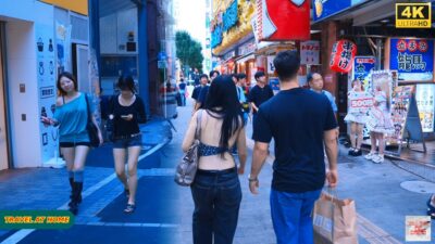 【4K HDR】Friday Blue Hour Walk in Shinjuku Tokyo 🇯🇵 | Weekend Atmosphere