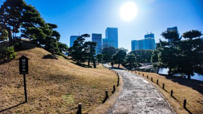 🇯🇵4K Japan Walk | Tokyo Oasis Just Outside Shimbashi – Hamarikyu Gardens Winter Walk