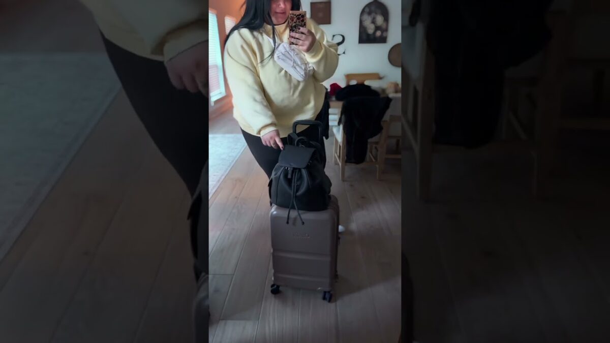 Trendy leather bag 🖤@IRIS & RAINBOW #backpack #baglover #travelessentials