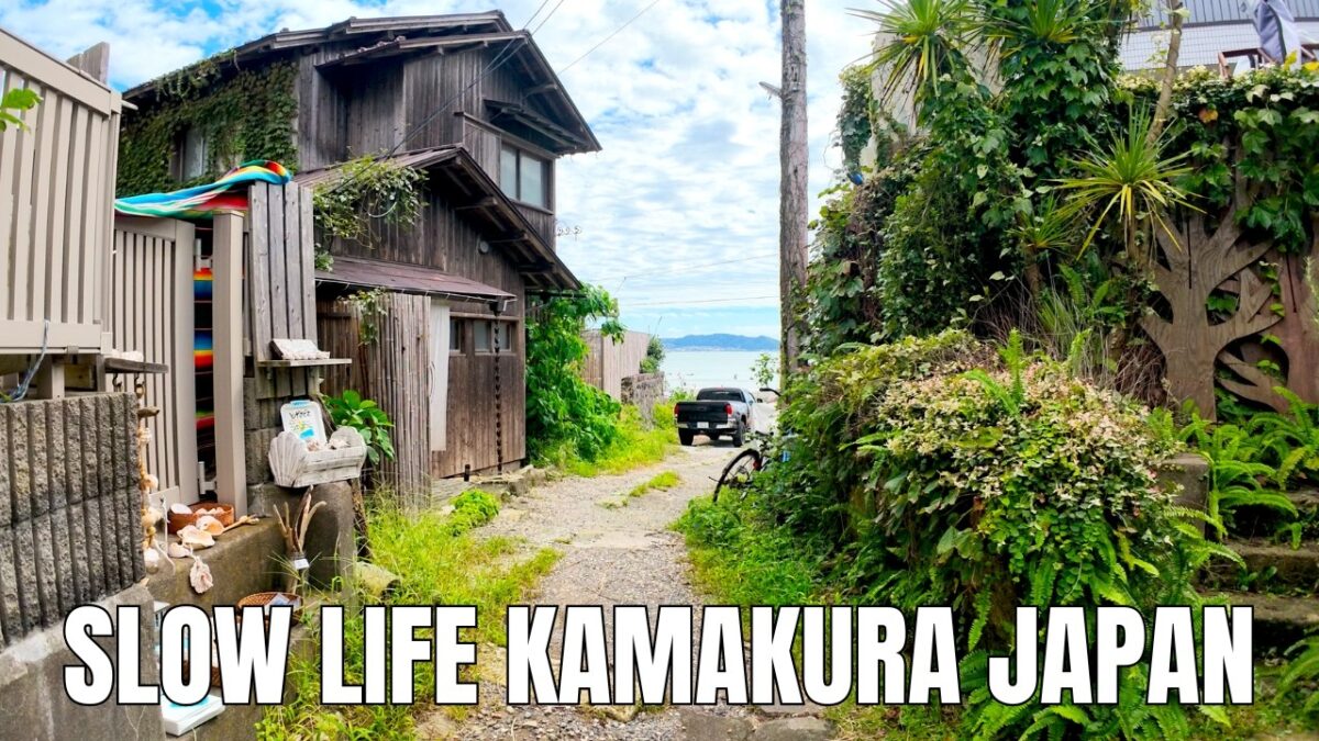 Slow Life in Kamakura, Japan — Enoden, Beach & Back Alleys | 4K Walk